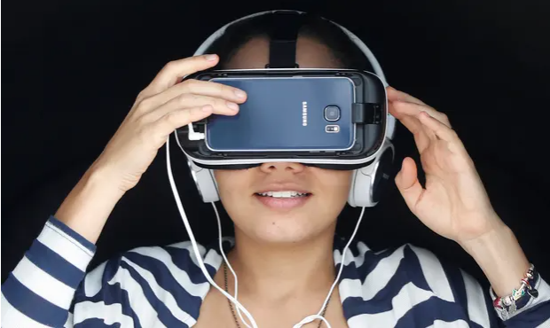 How to Use VR Headset with Android and iPhone